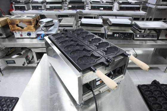 Produttore automatico di waffle Taiyaki a forma di pesce a 220 V con 6 stampi di waffle