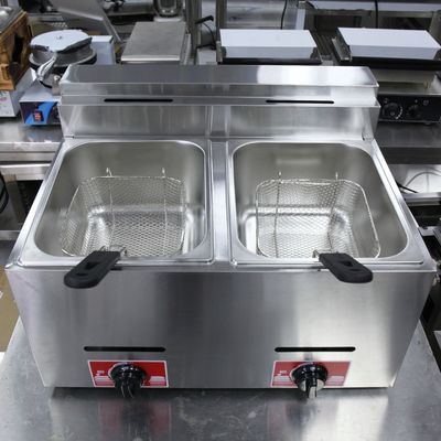 Fritura a gas liquido in acciaio inossidabile con 2 serbatoi e 2 cestini