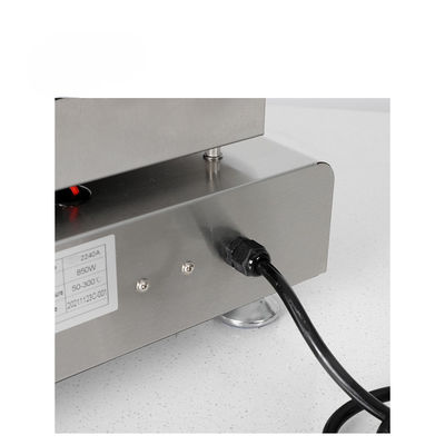 110V Commercial Waffle Maker Machine con temperatura compresa tra 50-300C e design compatto